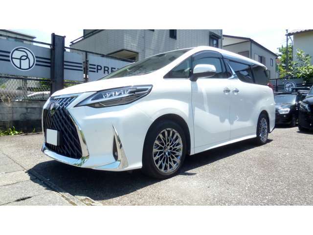 レクサスLM350仕様に変更しております。