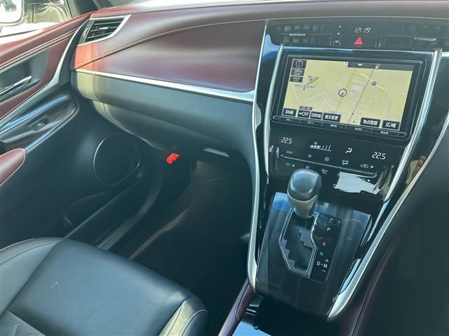 【シフトレバー】シフトも操作しやすく快適なドライブを楽しんでいただけます！