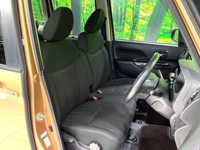 運転席シート廻りは使用感も少なく、良好な状態となっています。丁寧に使われていたことがよくわかりますね。
