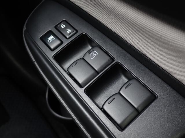 弊社保証では納車日から走行距離無制限で、消耗品を除く全ての部品を1年間保証します。（福祉車両に関して架装装置は保証対象外となります）（外国産車は距離5，000kmまで半年間）