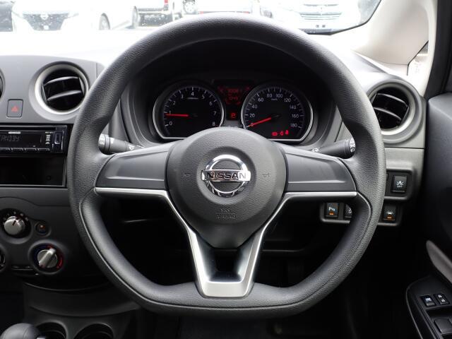 ★とっても便利なスマートキーシステム装備★携帯するだけでドア等の施錠・開錠・エンジン始動が可能なスマートキーシステム。