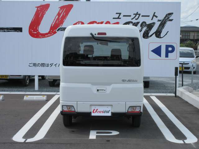 U-CARART4つの安心。展示車は全車1.エンジンに内視鏡を入れ、内部の状態を公開しています。2.車の下廻り状態を公開しています。3.どこから仕入れした商品なのか公開しています。4車両品質書を公開しています。