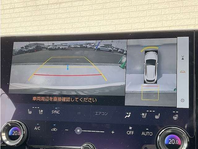 ■苦手な人が多い駐車場での車庫入れや狭い道でも大丈夫です/クルマの前後左右にカメラを設置してモニターで表示してくれるため、運転席から見えにくい場所を映し出してドライブをサポートします！