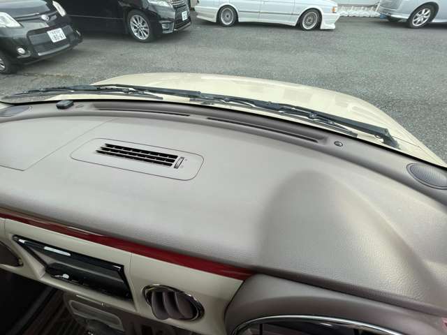 快適なドライブを楽しむための機能が装備されています！運転席から触れるので、使いやすいです！除菌プランいれていただくと、さらに清潔で安心していただけます！