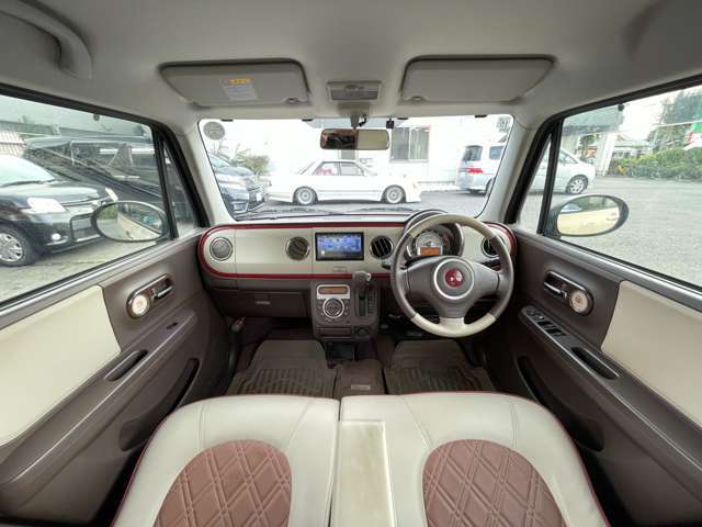 【インパネ全体】全方位で視界が広く、高い目線で運転もしやすいです！