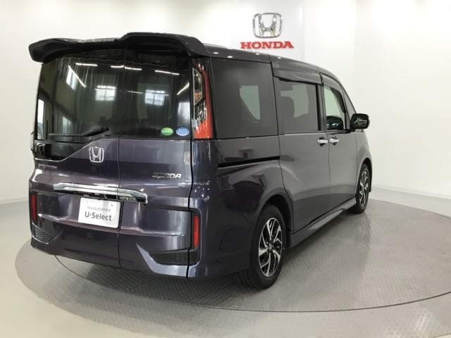 Honda認定中古車 U-Selectは3つの安心をお約束します。　1　Hondaのプロが整備した安心。 2　第三者機関がチェックした安心。　3　購入後もHondaが保証する安心。