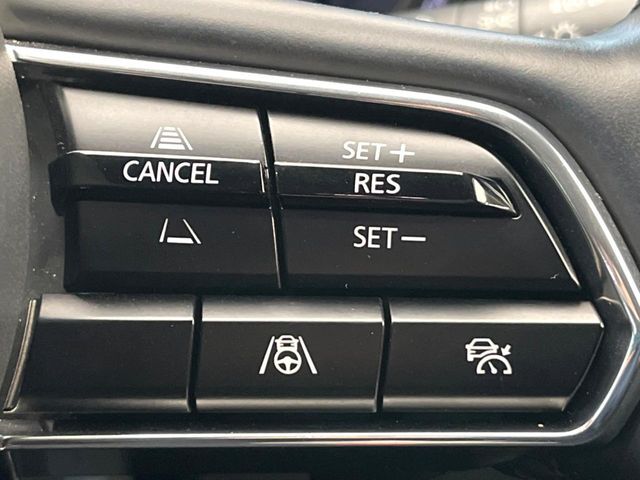 【マツダ・レーダークルーズコントロール】高速道路での長距離走行が楽に！自動で速度を保つクルーズコントロールが、衝突軽減システムと連携し、前方の車両を感知して車間を保つように速度調節してくれます！！