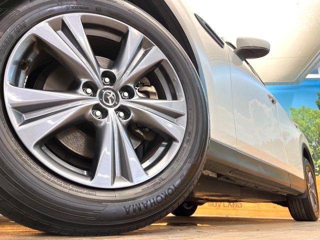 【純正18インチアルミホイール】外観にマッチした純正アルミホイールを装着しております。各種社外アルミホイールや、スタッドレスタイヤも取扱いしております。是非ご相談ください♪