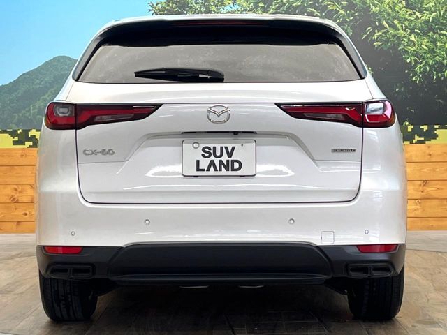 安心の最長10年・走行無制限保証（有償）をご用意。保証内容も充実はもちろん、無料点検＆オイル交換や、年中無休の全国・24時間ロードサービスも付帯されておりますのでご安心下さい。