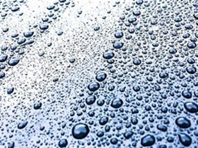 【ガラスコーティング】オプションでコーティングを施工します。雨をはじき、鳥ふんや黄砂や酸性雨からボディーを守り、洗車時も汚れが落ちやすくメンテナンスキットも付属で55,000円コーティング希望とご用命下さい