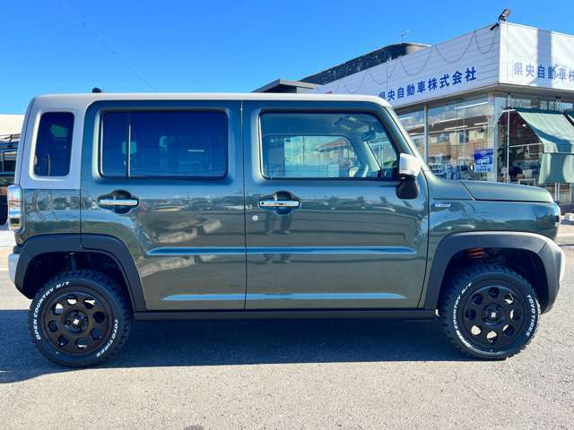 【日本全国納車可能】 日本全国に登録、納車可能です。希望のナンバーにすることもOK！別途、登録費用が必要になる場合がありご要望の際はお気軽にご相談くださいませ。全国対応の保証もご用意があり安心です