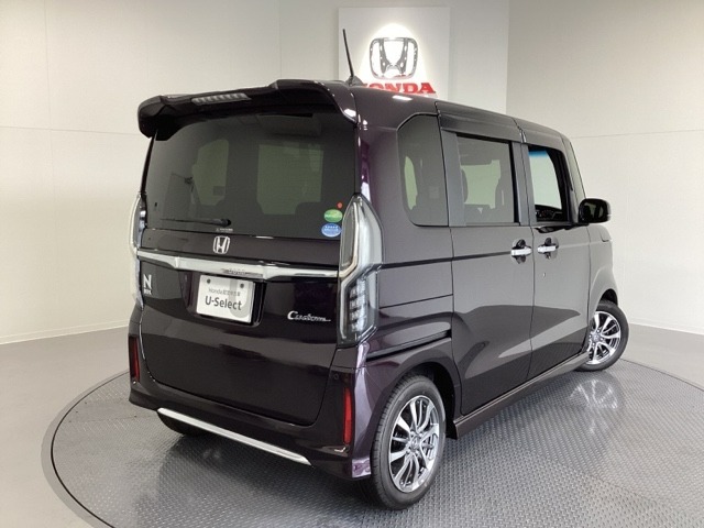 Honda認定中古車 U-Selectは3つの安心をお約束します。　1　Hondaのプロが整備した安心。 2　第三者機関がチェックした安心。　3　購入後もHondaが保証する安心。