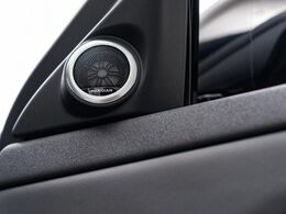 MERIDIANは英国のプレミアムオーディオブランドです。重低音から高音域までしっかりと再現でき、コンサートのような臨場感溢れる音響空間を実現します。どうぞ店頭にてご体感ください。