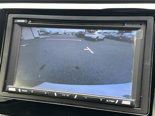【 バックカメラ 】駐車が苦手な方でも映像で後方の安全確認もしっかり♪見えない死角の部分や距離感などモニター確認することが可能です！