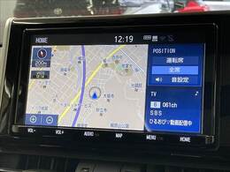 【純正ナビ】一体感のあるナビは、高級感ある車内を演出してくれます。Bluetooth再生などオーディオ機能も充実しておりますので、運転もより楽しめます♪