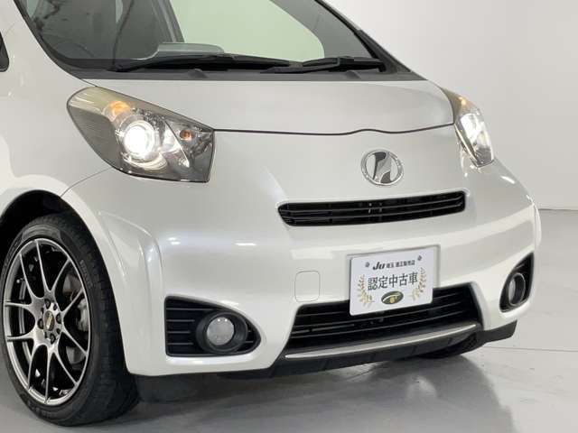 当店では仕入れた車両を撮影スタジオ完備の商品管理センターにて室内クリーニングや外装の磨き施工等、徹底した商品車仕上げを行っております。
