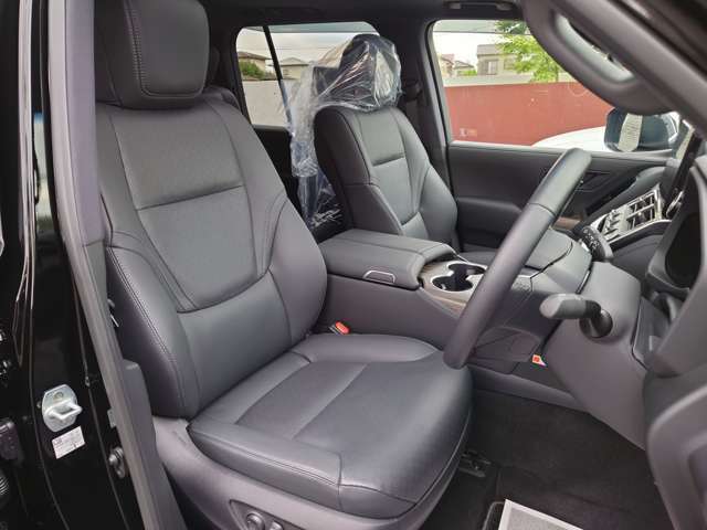 トヨタ ランドクルーザー300 3.3 ZX ディーゼルターボ 4WD 2023
