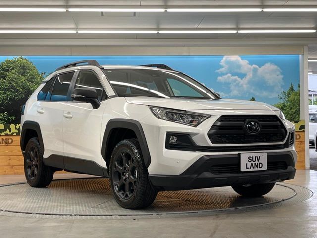 大好評のボディコーティング「弾スプラッシュコート」もご納車までに施工可能。通常のガラスコートと異なる、耐久年数6年の無機質ガラスコーティングが、ボディをキレイな状態に保ってくれます。