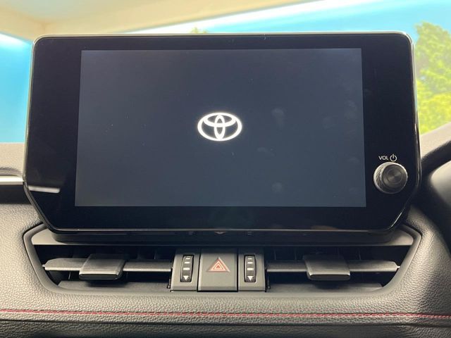 【10.5インチワイドナビ】高級感とインパクトのある大型ワイドナビを装備。各種オーディオ操作はもちろん、横長ワイド画面でのマップ2分割表示など、利便性も高いナビです♪