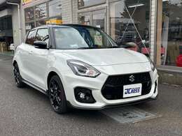 店内保管で新車そのものです。