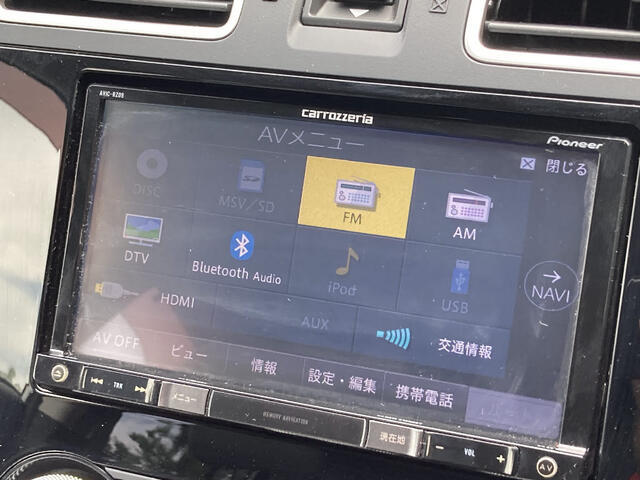 仕入れ段階で徹底したチェックを行い、厳しい審査にパスした車だけを展示・販売しています。弊社ではこれをプロチェックと呼び、数十の独自チェック項目に基づき、車の状態を調べ上げています。