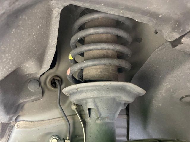 弊社では、全車『修復歴なし』のお車のみ取り扱っております。専任バイヤーによる厳選した仕入れの後、入庫後の車両チェックを行い、ネクステージが認定した高品質な中古車をご提供しております。