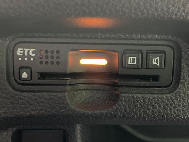 【ETC】高速道路の料金所をストレスなく通過！話題のスポットやサービスエリアに多い「スマートIC」利用時は必須のアイテムです。当店でセットアップを実施、ご納車当日からすぐにご利用いただけます！