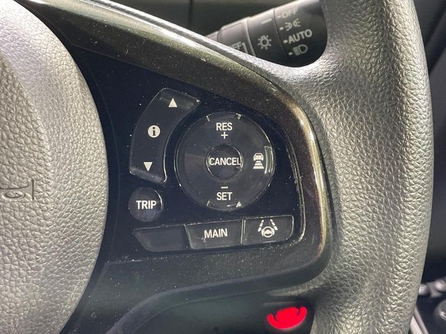 【アダプティブクルーズコントロール】高速道路での長距離走行が楽に！！自動で速度を保つクルーズコントロールが、衝突軽減システムと連携し、前方の車両を感知して車間を保つように速度調節してくれます！！