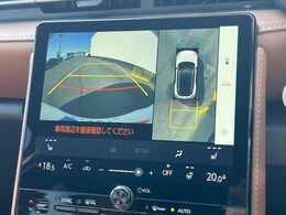 【パノラミックビューモニター】専用のカメラにより、上から見下ろしたような視点で360度クルマの周囲を確認することができます☆死角部分も確認しやすく、狭い場所での切り返しや駐車もスムーズに行えます。