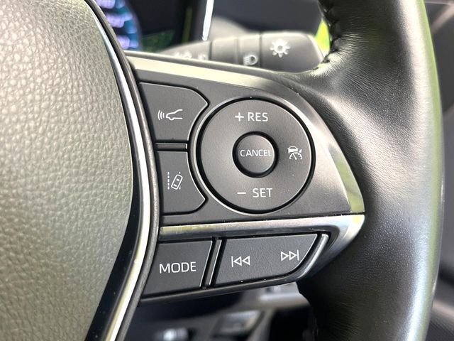 【レーダークルーズコントロール】高速道路での長距離走行が楽に！！自動で速度を保つクルーズコントロールが、衝突軽減システムと連携し、前方の車両を感知して車間を保つように速度調節してくれます！！