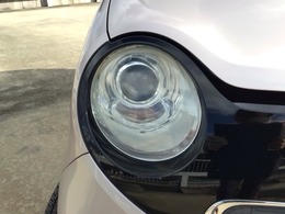 【HIDヘッドライト】夜道や雨天走行が明るく視界良好！！HID（ディスチャージ）ヘッドライト装備です！安心ドライブを楽しんで下さい♪明るいほうが、運転疲労を軽減できます♪