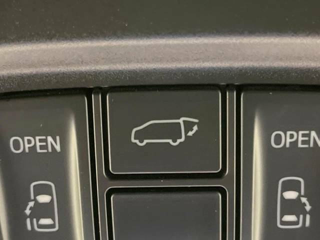 【問合せ：0749-27-4907】【パワーバックドア】スマートキーや運転席のボタンを押すだけでリアゲートが自動で開閉します！荷物を持っている時や、高い位置にあるバックドアを閉める際に便利な機能です♪