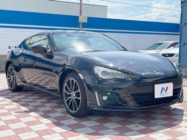 大好評のボディコーティング「弾スプラッシュコート」もご納車までに施工可能。通常のガラスコートと異なる、耐久年数6年の無機質ガラスコーティングが、ボディをキレイな状態に保ってくれます。