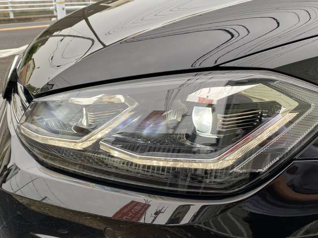 後期の凛々しいLEDヘッドライト