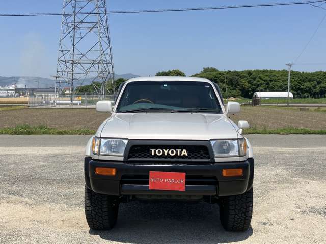 ハイラックスサーフ　MT 4WD 社外ホイール　横出しマフラー　革調シートカバー　サイドカメラ　バックカメラ