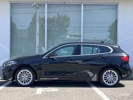 BMW Premium Selection 2年間走行距離無制限保証、安心もBMWクオリティ。BMWメカニックによる360度チェックの納車前点検。交換基準に達した部品があれば、BMW純正部品だけを使用し整備した後にお引渡しします。