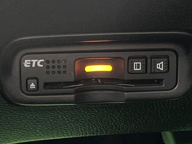 【ETC】高速道路の料金所をストレスなく通過！話題のスポットやサービスエリアに多い「スマートIC」利用時は必須のアイテムです。当店でセットアップを実施、ご納車当日からすぐにご利用いただけます！