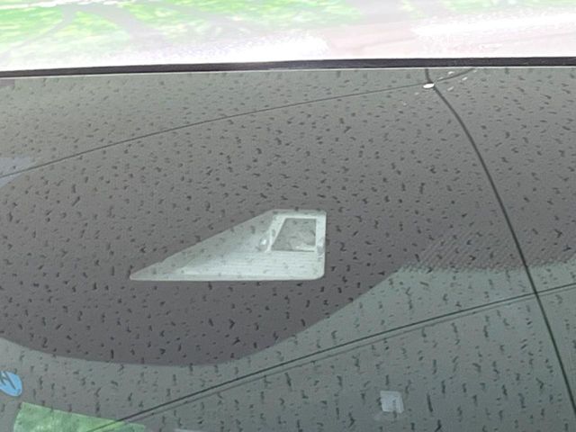 【ホンダセンシング】走行中に前方の車両等を認識し、衝突しそうな時は警報とブレーキで衝突回避と被害軽減をアシスト。より安全にドライブをお楽しみいただけます。