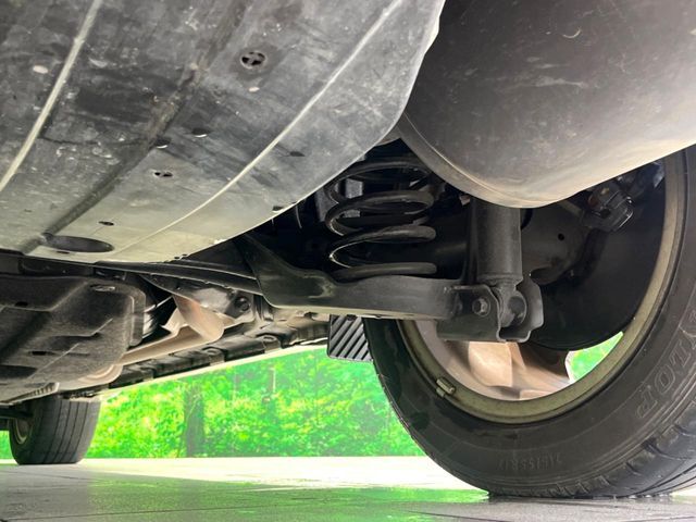 お車を安心してお乗りいただく為には、足回りの定期点検が欠かせません。サービスサポート（有償保証）では無料点検もご提供しており、安心のカーライフをお過ごしいただけるサポート体制が整っています。