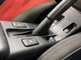 【シートヒーター】寒い日に重宝するシートヒーター！エアコンより早く温まってくれるので寒がりの人も安心ですね♪エアコンの温風は乾燥するから苦手、という方にもをおすすめです。