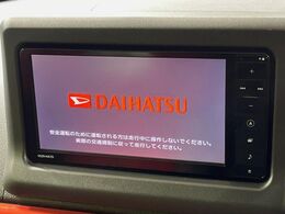 【純正ナビ】人気の純正ナビを装備。オーディオ機能も充実しており、Bluetooth接続すればお持ちのスマホやMP3プレイヤーの音楽を再生可能！毎日の運転がさらに楽しくなります！！