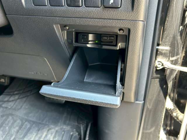 当店は、全車専用の機械でオリジナルルームクリーニングを行っております！室内除菌も効果があります！納車時、室内と外装はピッカピカです！別途費用で、臭いや除菌など気になる方に除菌クリーニングも御座います！