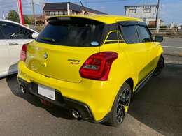 大切な愛車を汚れや紫外線からガッチリ守るボディコーティング施工もお任せ下さい♪ご成約車輌はもちろん今お乗りのお車への施工もお任せ下さい♪詳しくはスタッフまでお気軽にお尋ね下さい♪