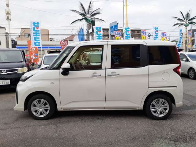 電動スライドドアで乗り降り楽々！室内スイッチで開閉可能でファミリーにも人気の装備です！