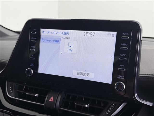 【純正ディスプレイオーディオ・フルセグTV】地上デジタルテレビ放送サービスをハイビジョン画質で視聴したり、データ放送を受信したりすることができます。