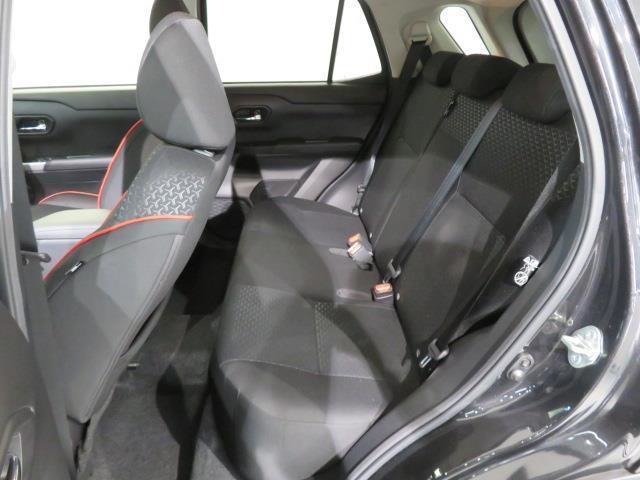 【後部座席】コンパクトながらリヤシートのスペースをしっかり確保！「まるごとクリーニング」も実施済です。