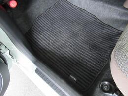 お問い合わせはメール・電話にて受け付けております。電話は営業時間内のみとなりますのでご了承下さい