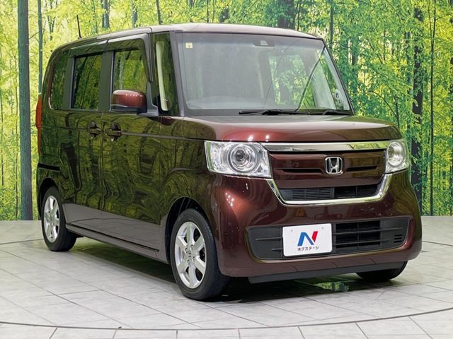 大好評のボディコーティング「弾スプラッシュコート」もご納車までに施工可能。通常のガラスコートと異なる、耐久年数6年の無機質ガラスコーティングが、ボディをキレイな状態に保ってくれます。