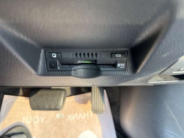 【ETC】高速道路の料金所をストレスなく通過！話題のスポットやサービスエリアに多い「スマートIC」利用時は必須のアイテムです。当店でセットアップを実施、ご納車当日からすぐにご利用いただけます！