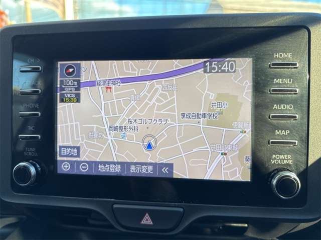 【純正ナビ】人気の純正ナビを装備しております。ナビの使いやすさはもちろん、オーディオ機能も充実！キャンプや旅行はもちろん、通勤や買い物など普段のドライブも楽しくなるはず♪